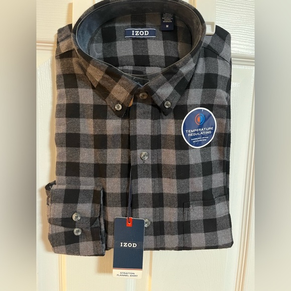 NWT IZOD Men's Black and Gray Plaid Button Down Shirt Size M - Picture 1 of 2